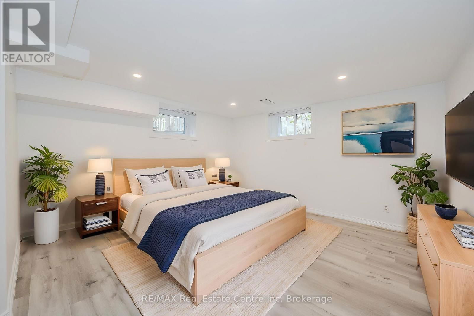270 KATHLEEN STREET Image 26
