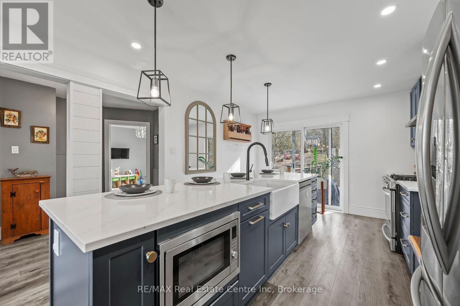 270 KATHLEEN STREET Image 8