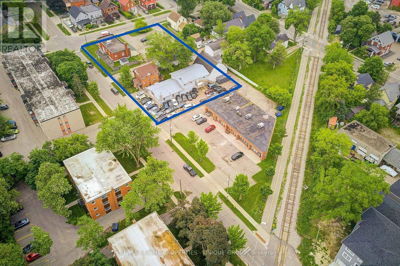 155 AHRENS STREET WEST Image 13