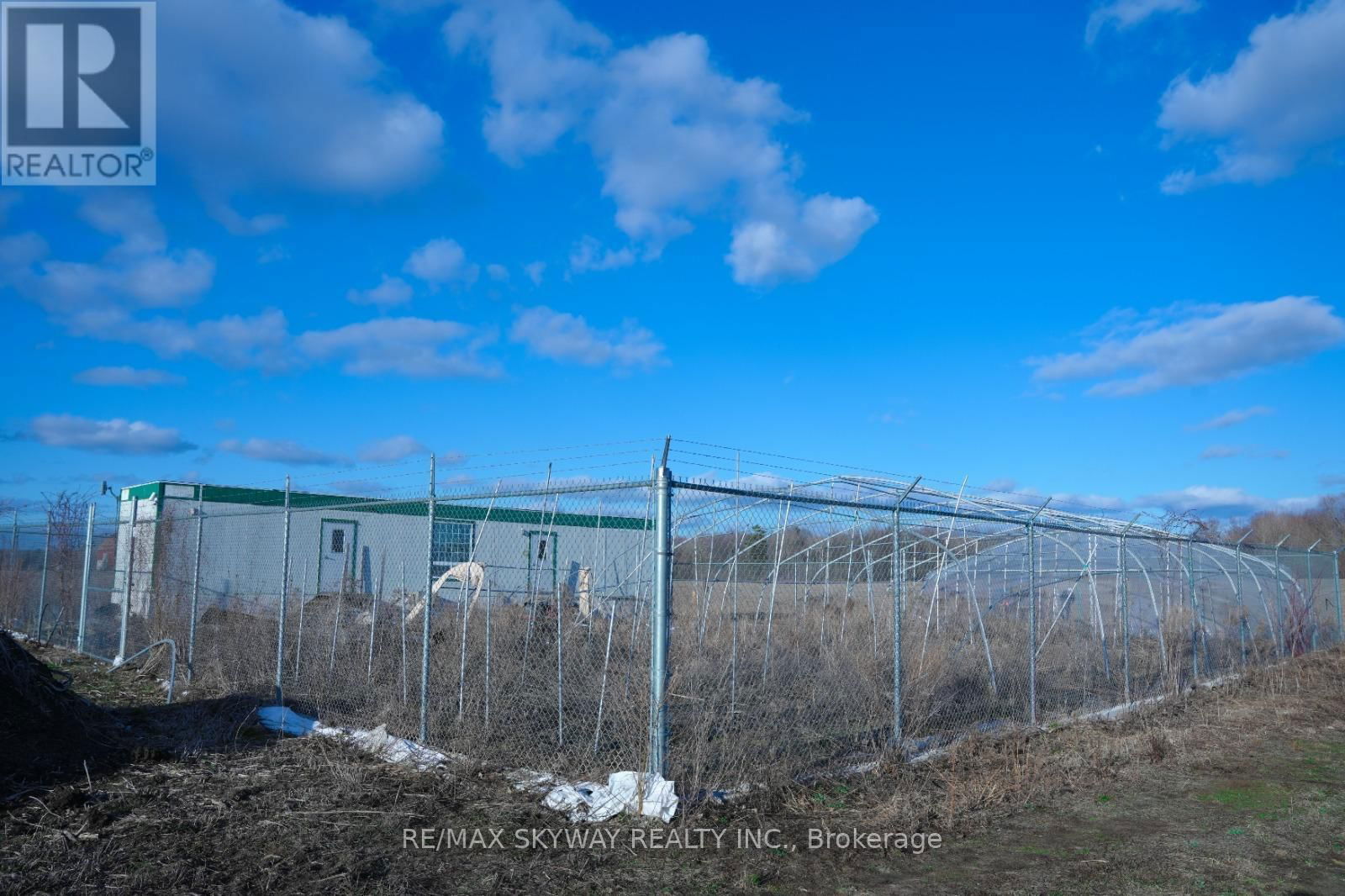 4688 GODBY ROAD Image 14