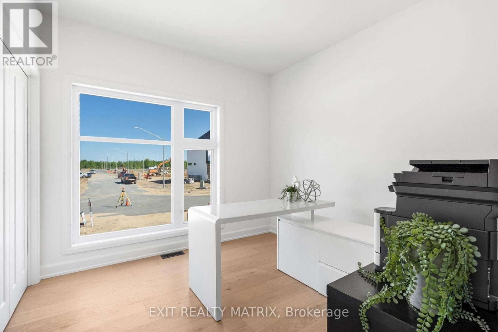 29 MAYER STREET Image 16