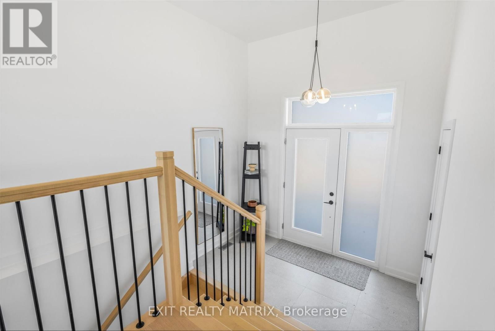 29 MAYER STREET Image 3