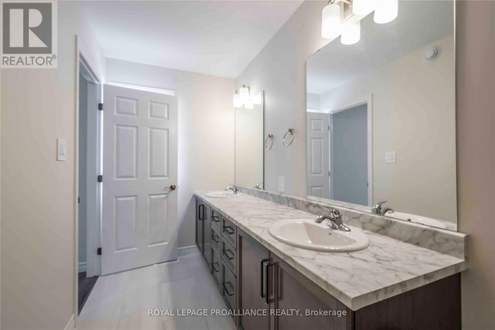28 NIPIGON STREET Image 16