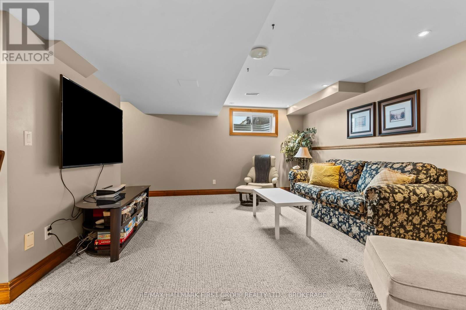 530 NORA COURT Image 32