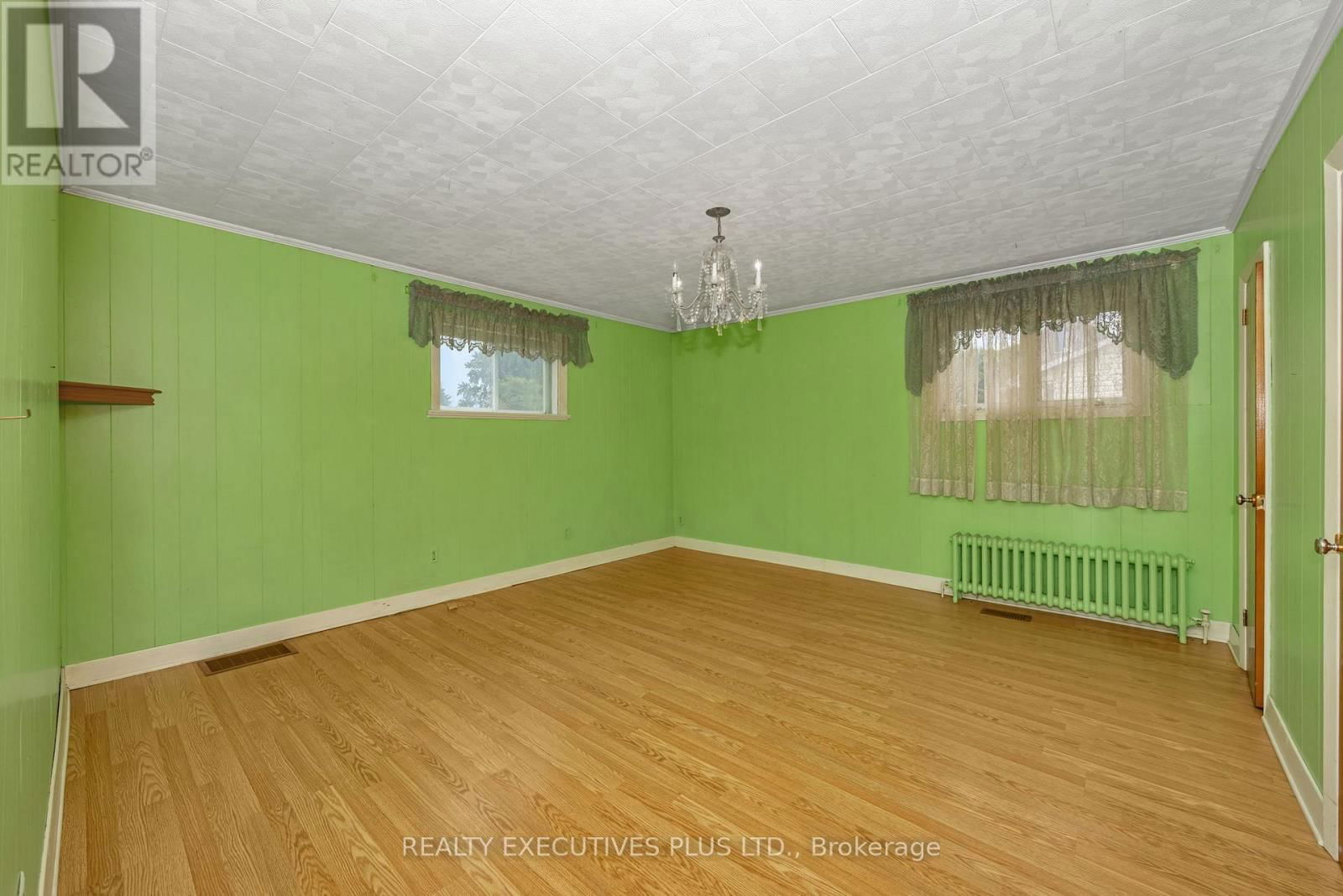 143 HERBERT STREET Image 12