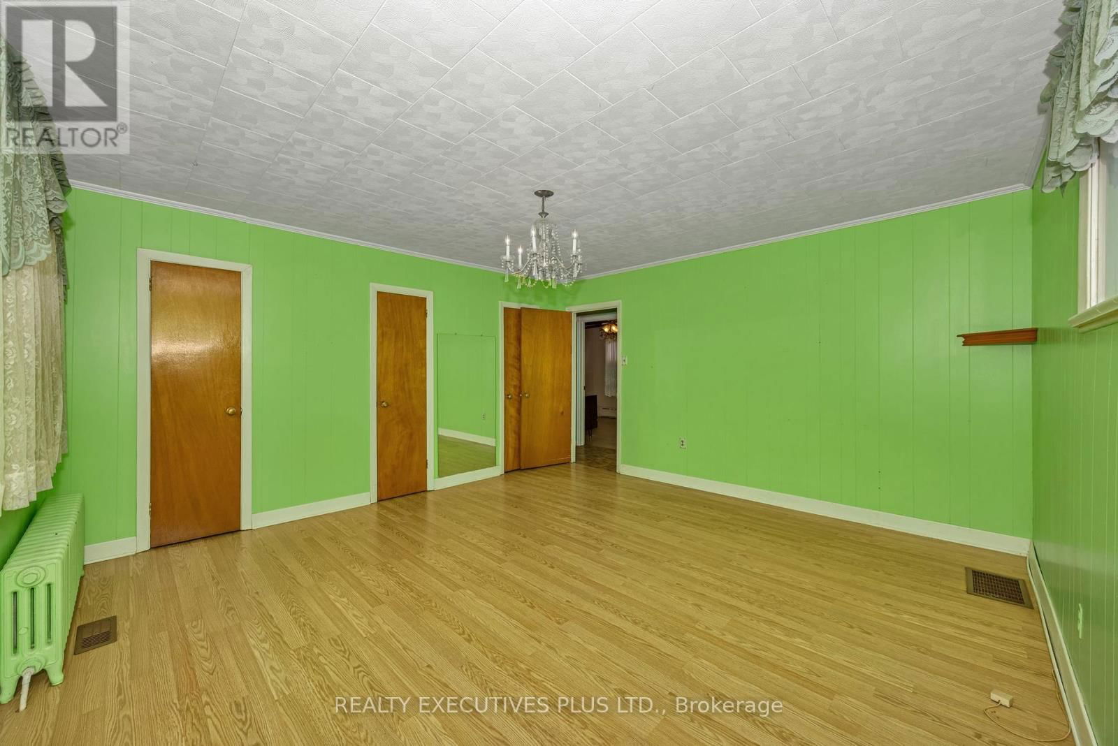 143 HERBERT STREET Image 13