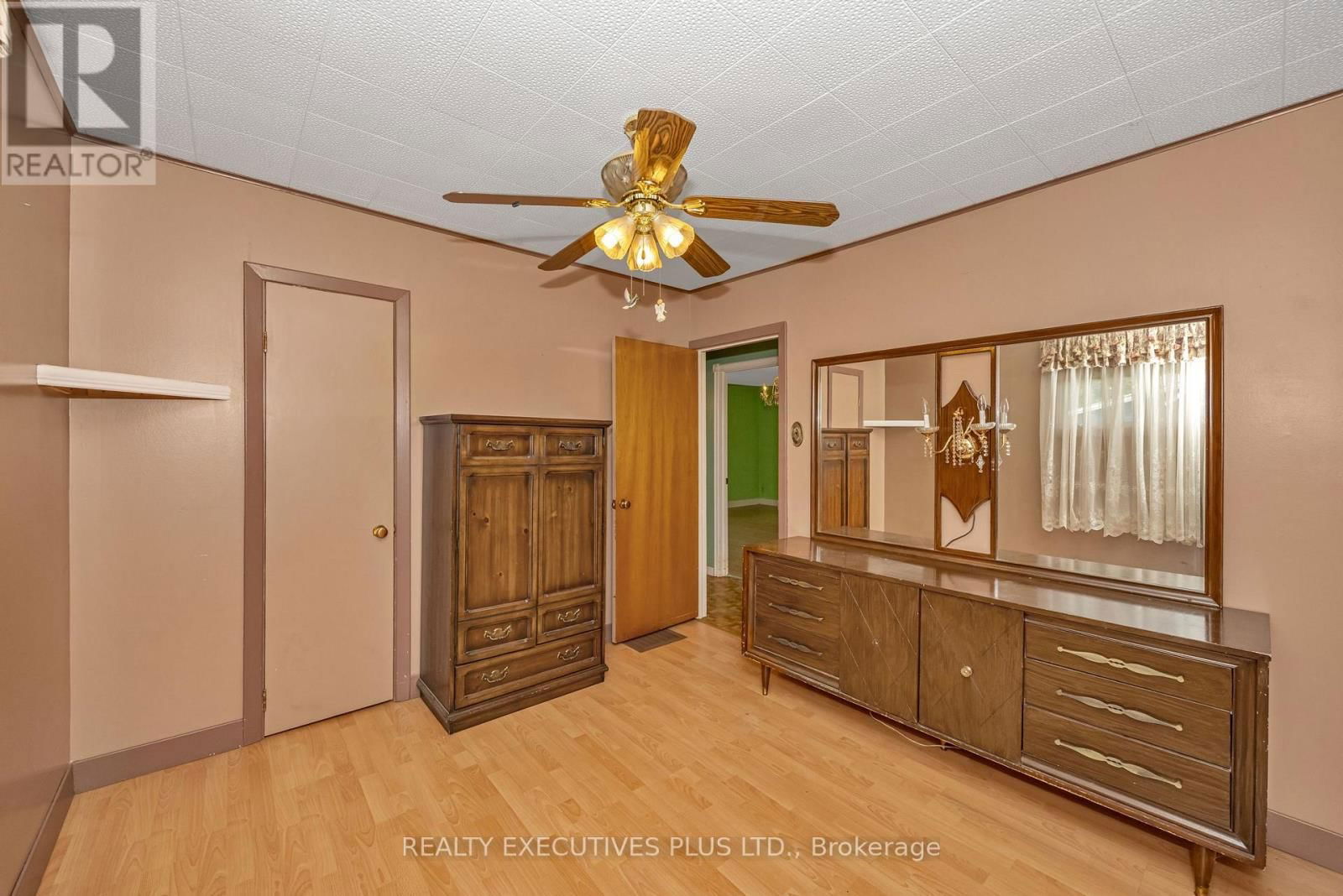 143 HERBERT STREET Image 15
