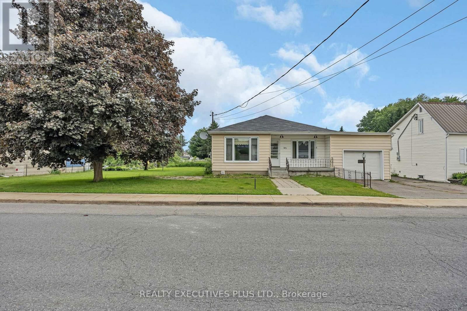 143 HERBERT STREET Image 2