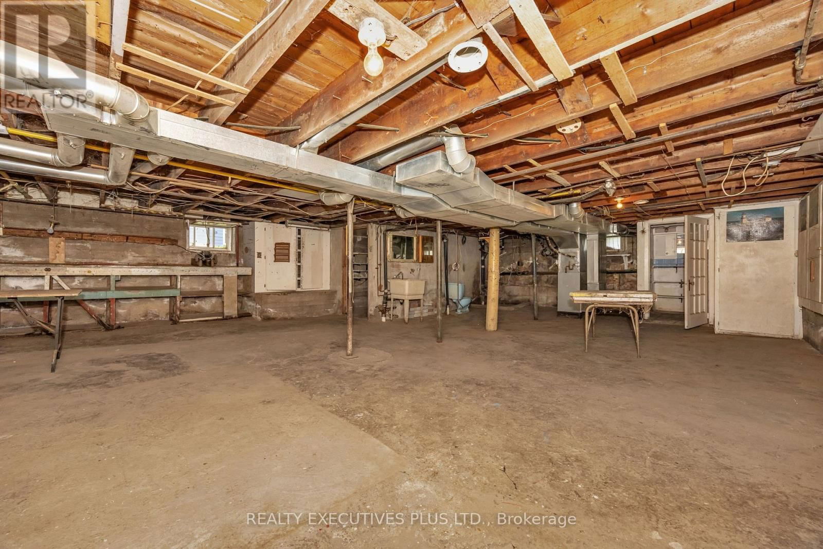 143 HERBERT STREET Image 20