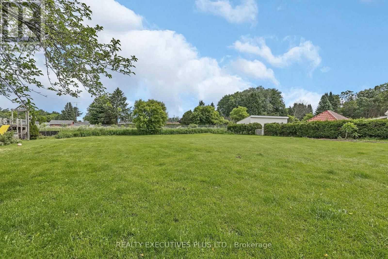 143 HERBERT STREET Image 23