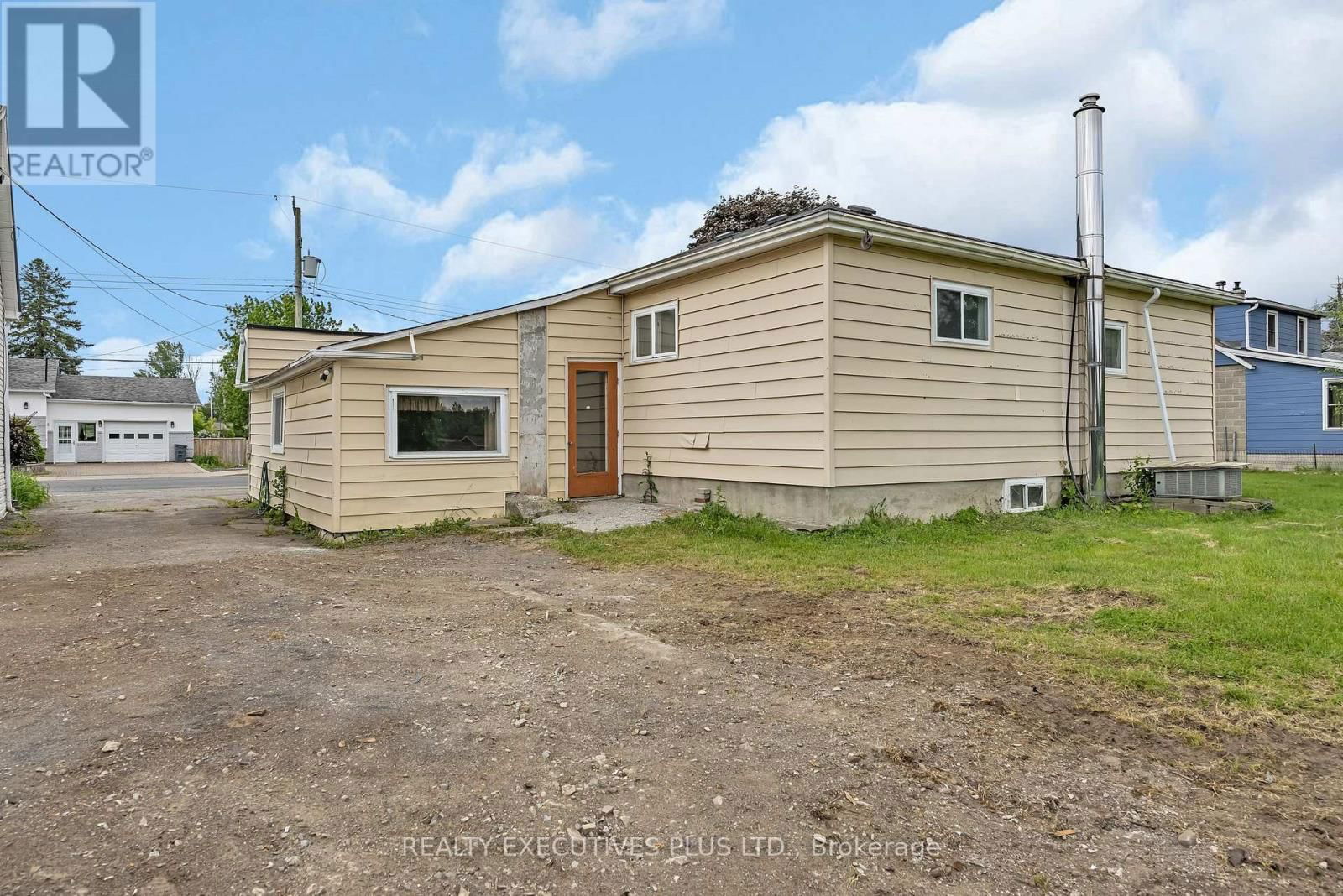 143 HERBERT STREET Image 24