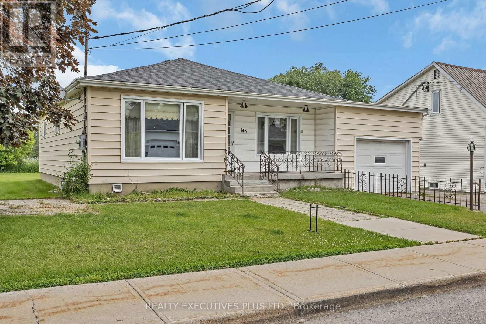 143 HERBERT STREET Image 3