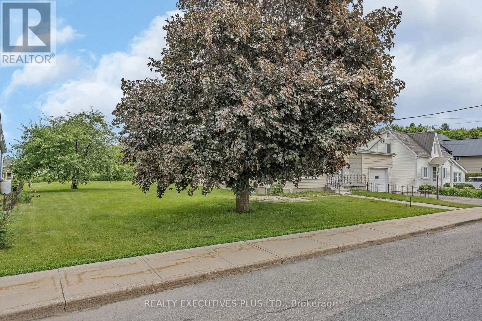143 HERBERT STREET Image 4