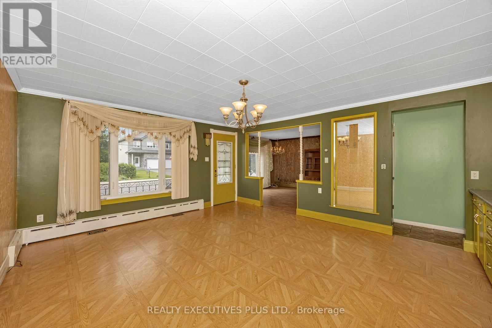 143 HERBERT STREET Image 6