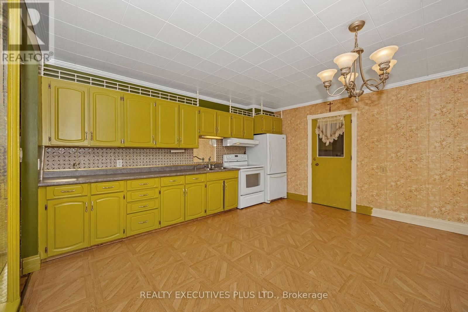 143 HERBERT STREET Image 7