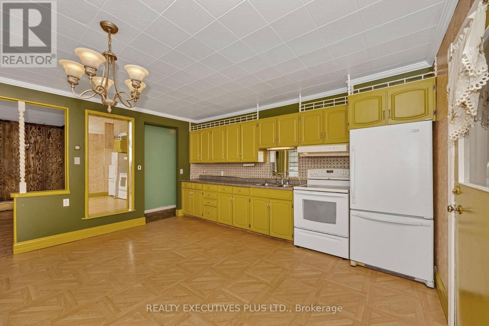 143 HERBERT STREET Image 8