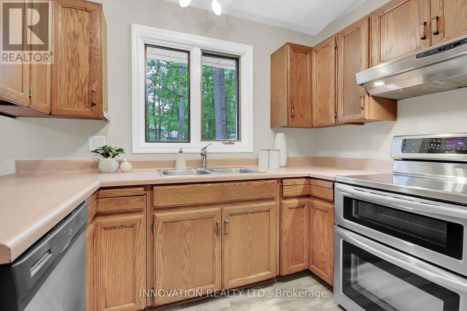 181 BAILLIE AVENUE Image 18