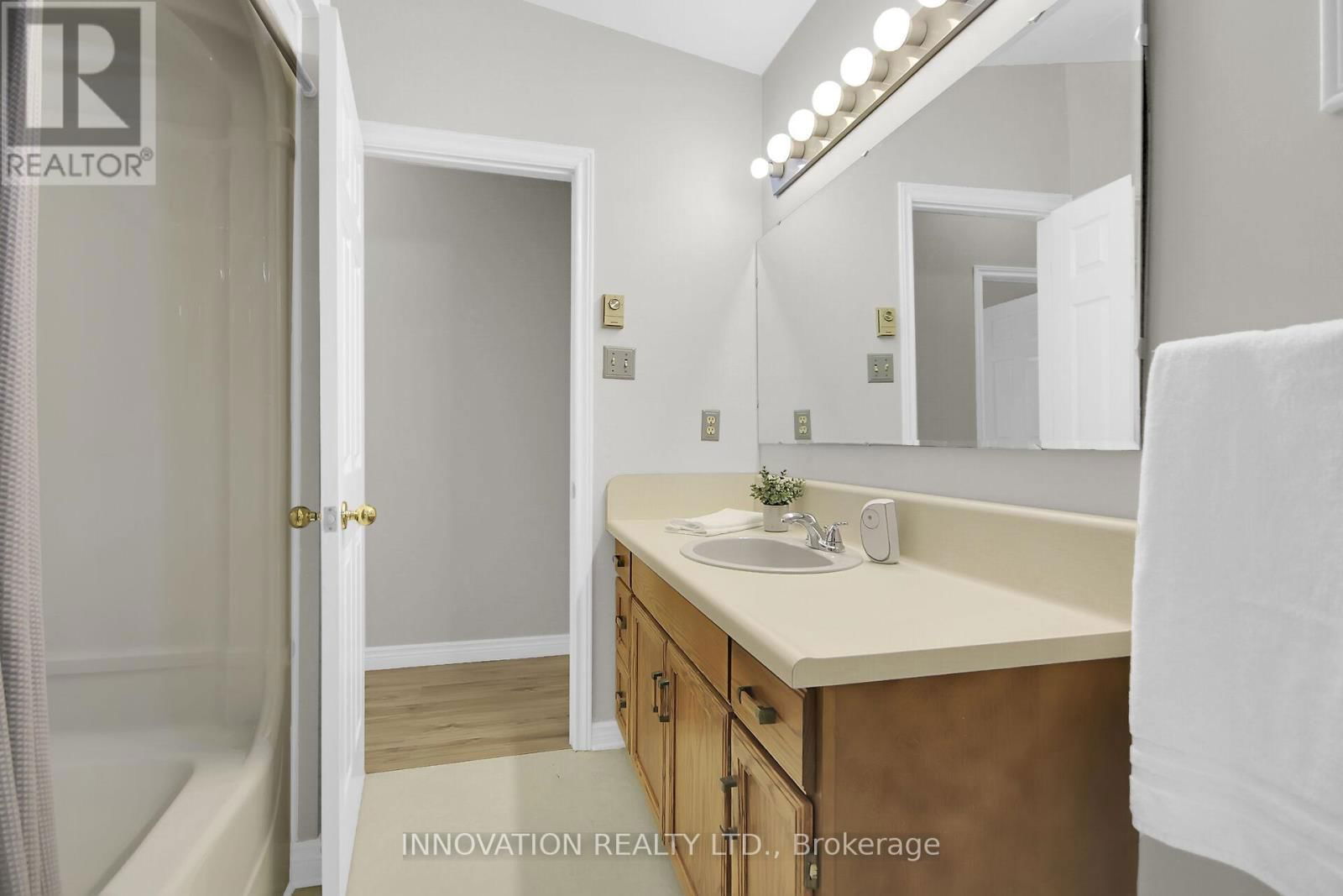 181 BAILLIE AVENUE Image 34