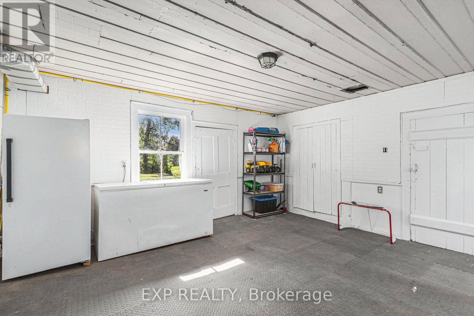 12689 MAPLE RIDGE ROAD Image 31