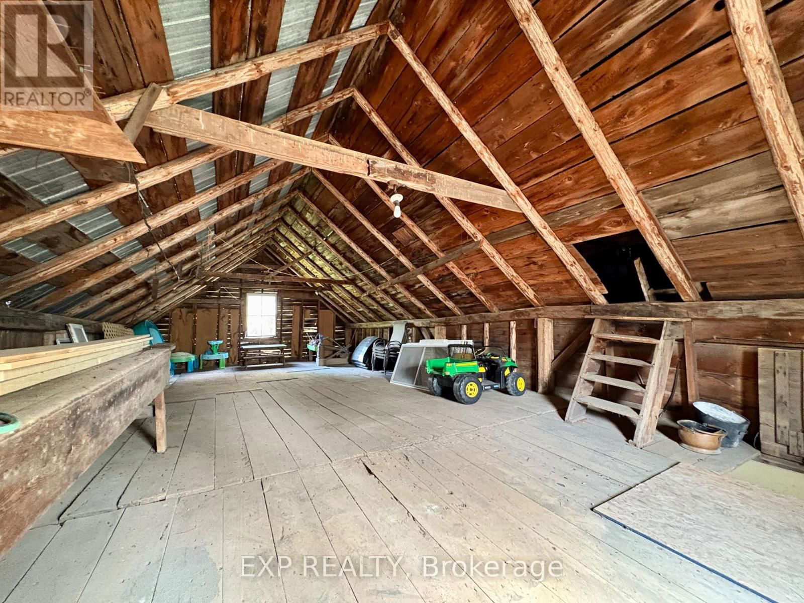 12689 MAPLE RIDGE ROAD Image 32