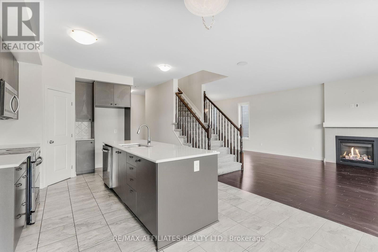 784 NAMUR STREET Image 12