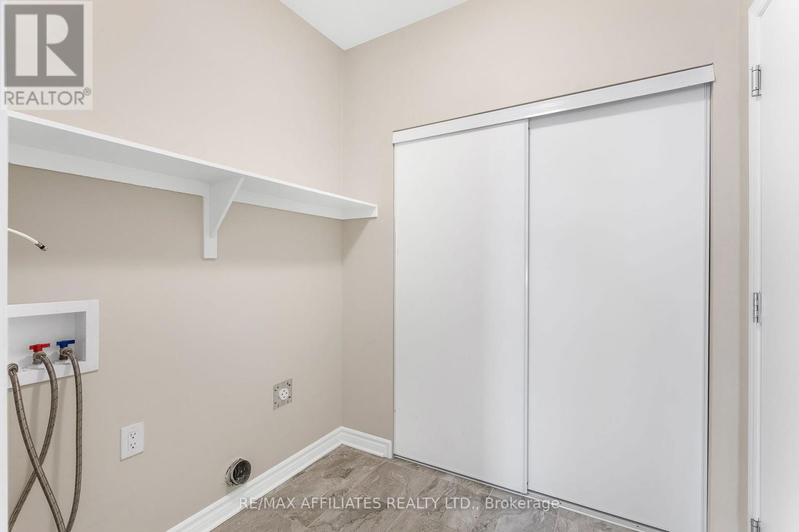 784 NAMUR STREET Image 15