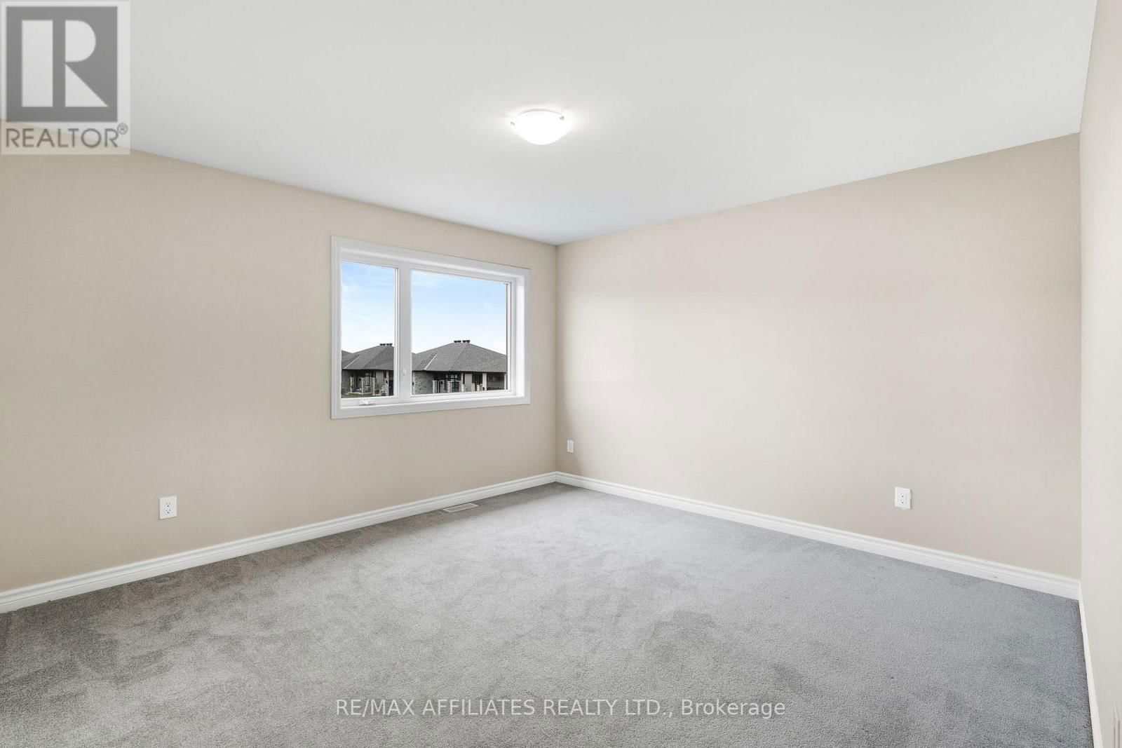 784 NAMUR STREET Image 16