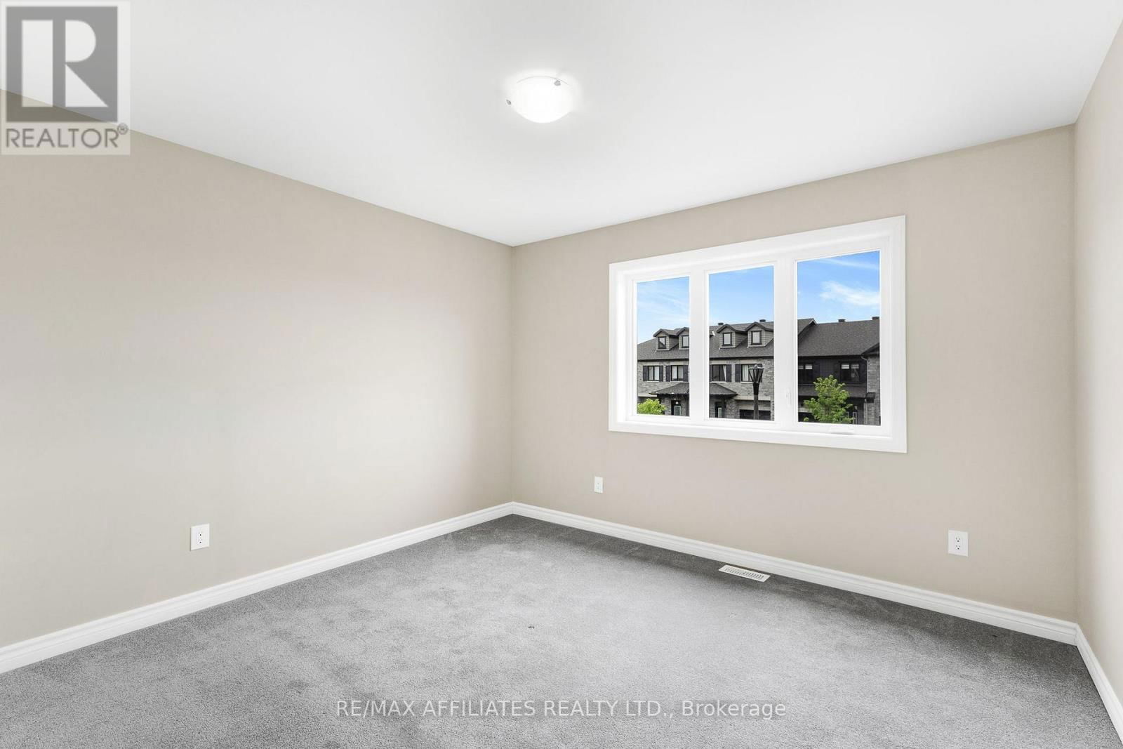 784 NAMUR STREET Image 18