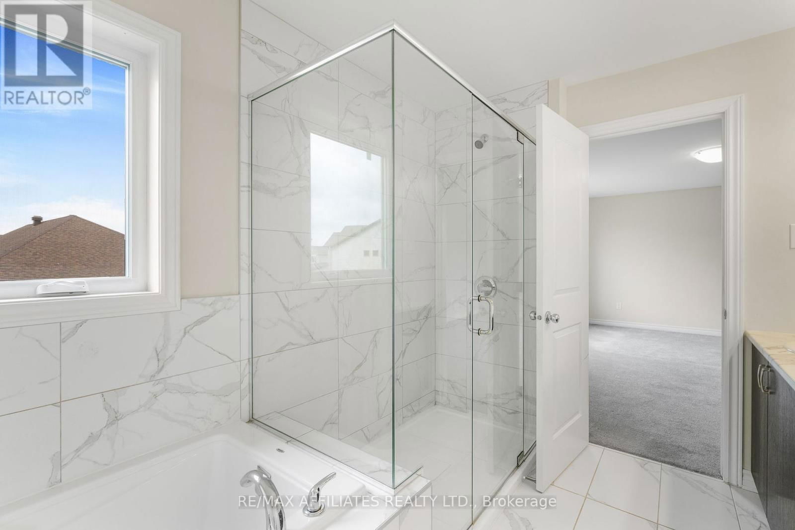 784 NAMUR STREET Image 23