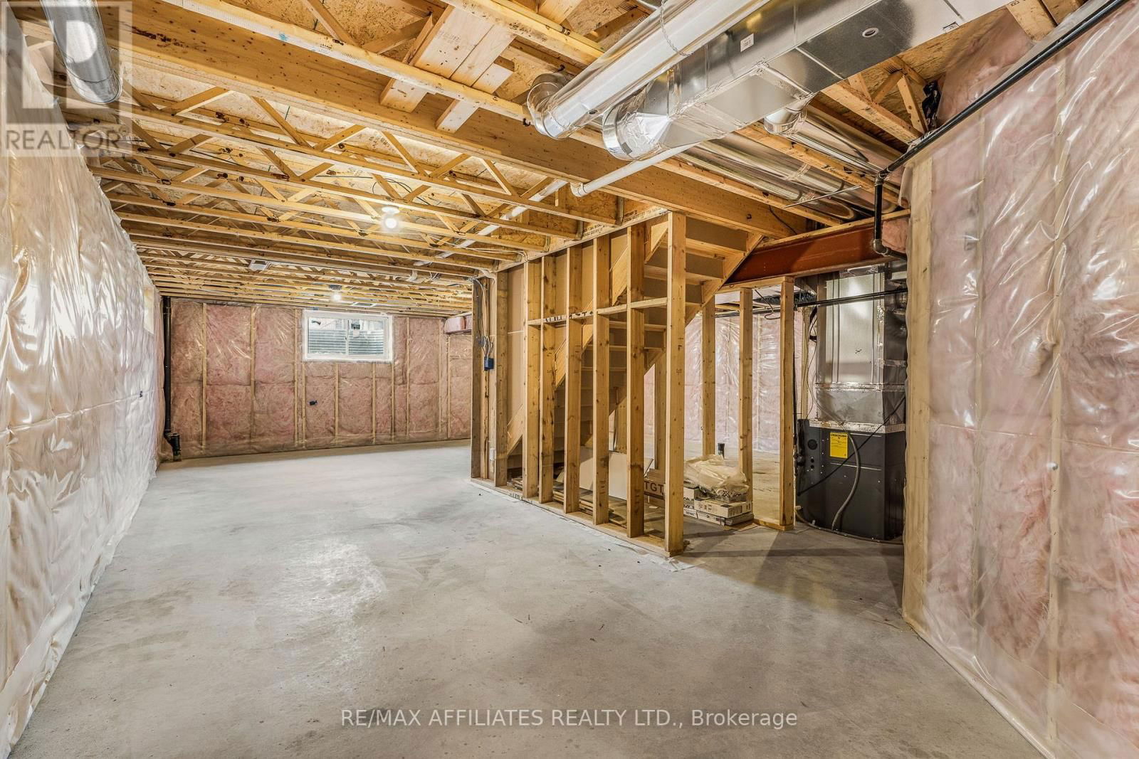 784 NAMUR STREET Image 25