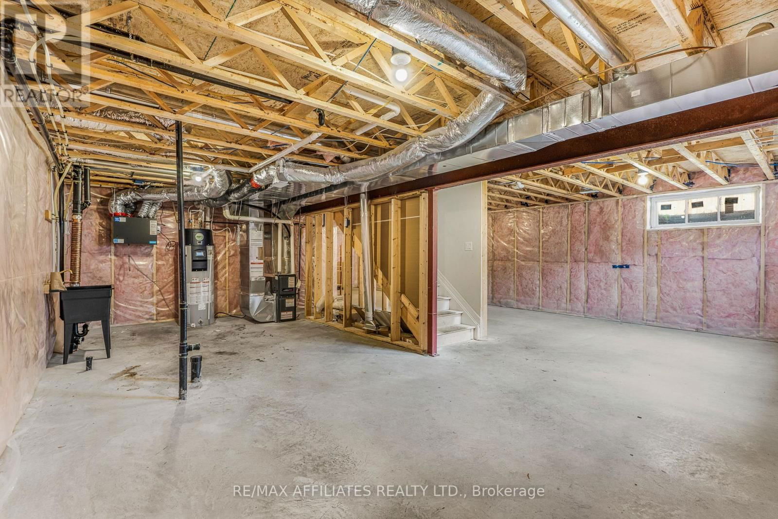 784 NAMUR STREET Image 26