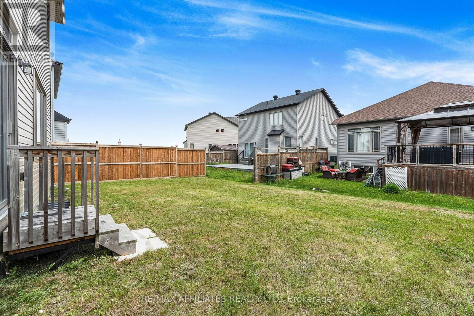 784 NAMUR STREET Image 27