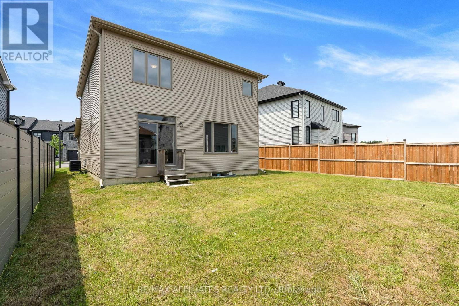 784 NAMUR STREET Image 28