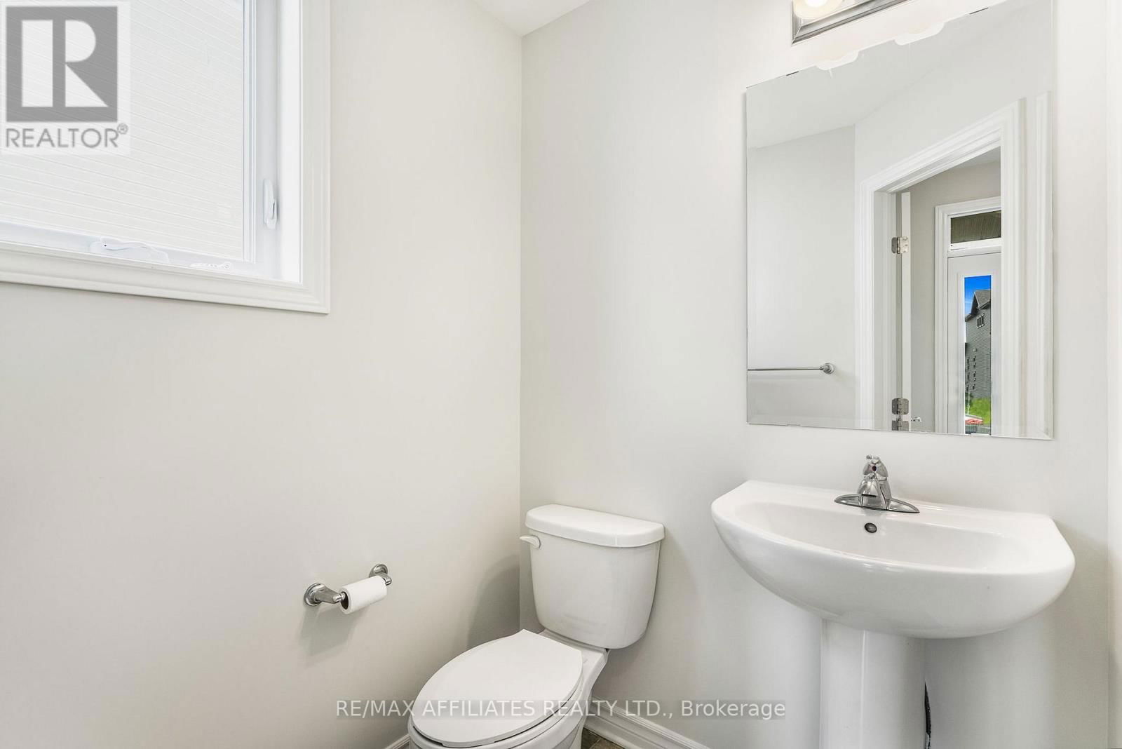 784 NAMUR STREET Image 4