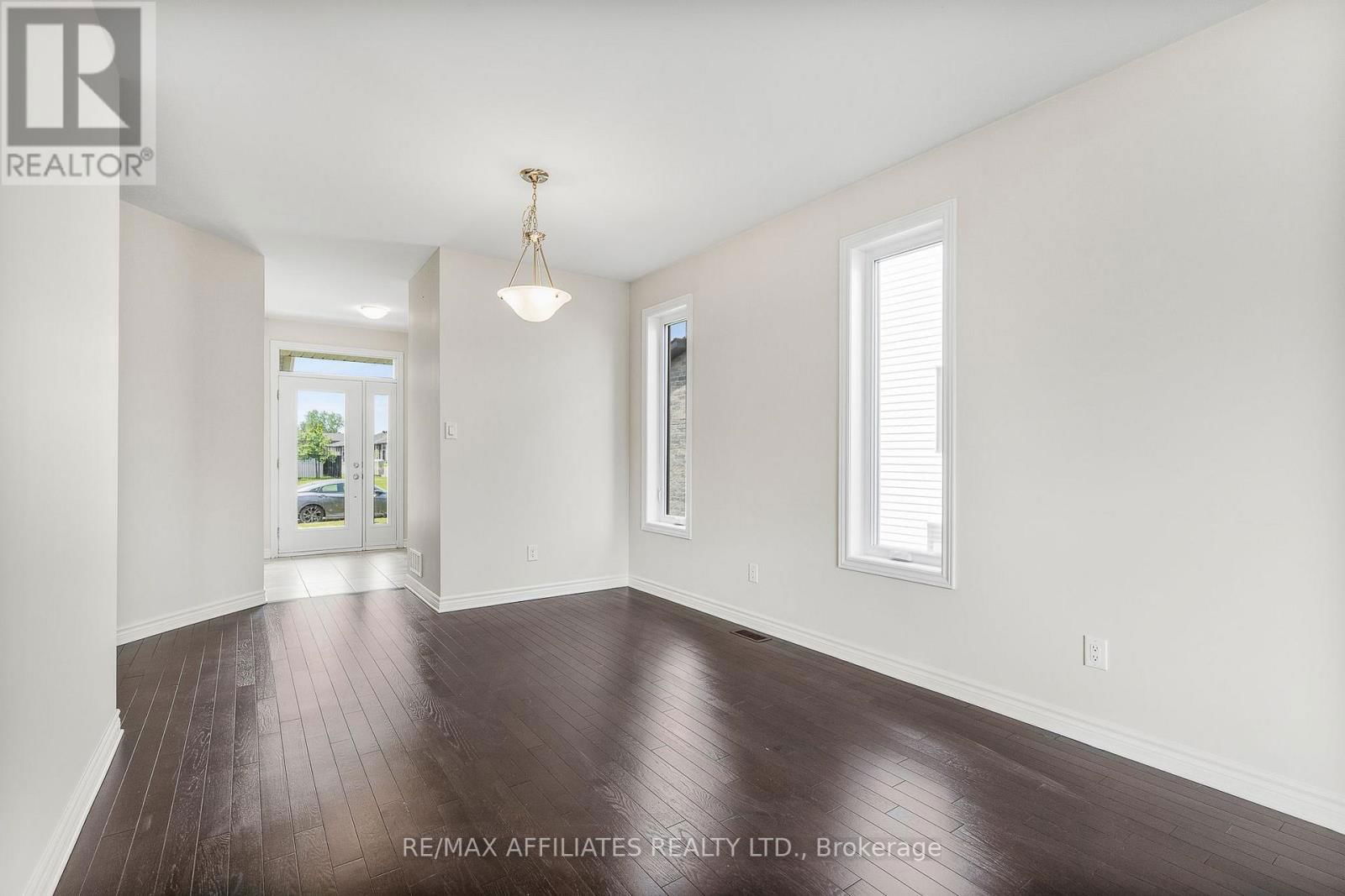 784 NAMUR STREET Image 7