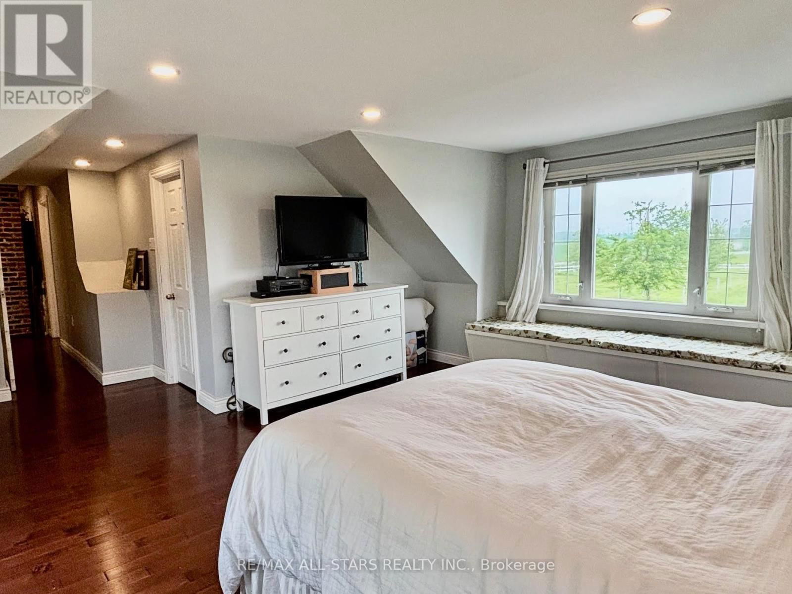 777 CAMBRAY ROAD Image 17