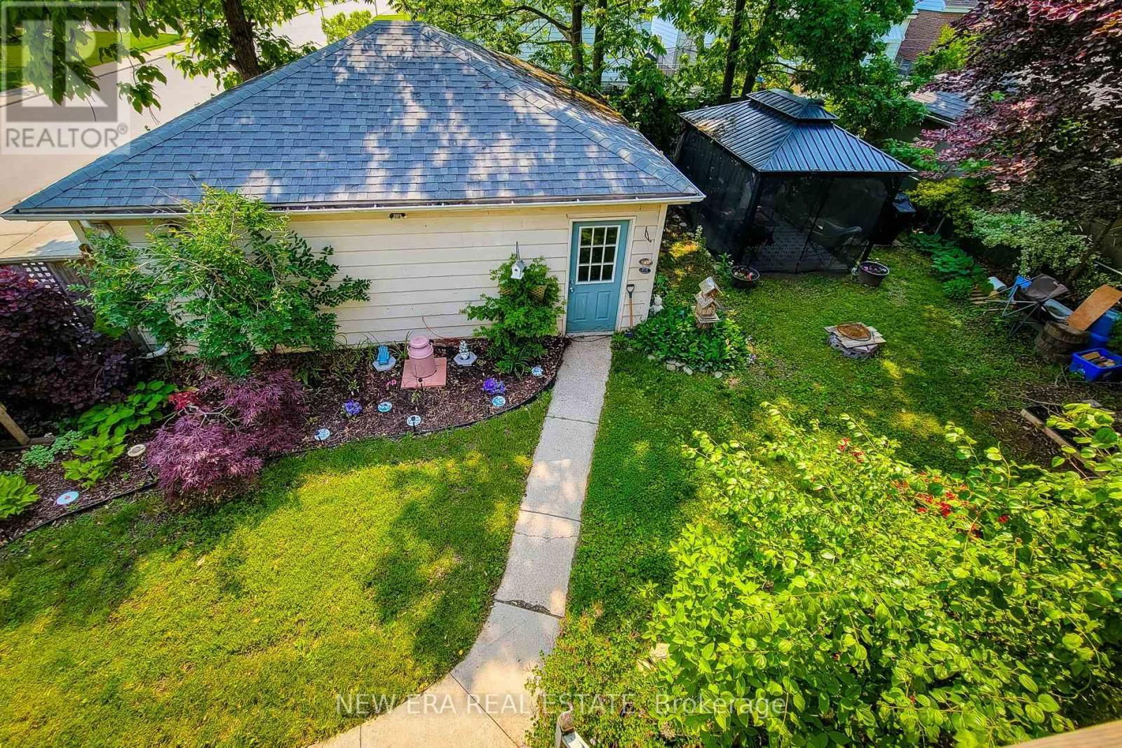 131 ERINDALE AVENUE Image 10