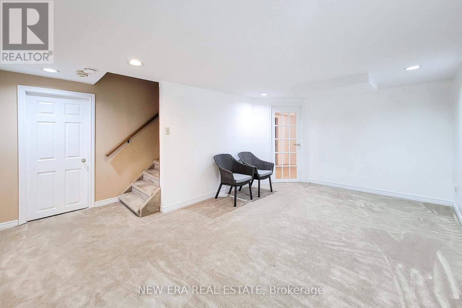 131 ERINDALE AVENUE Image 26