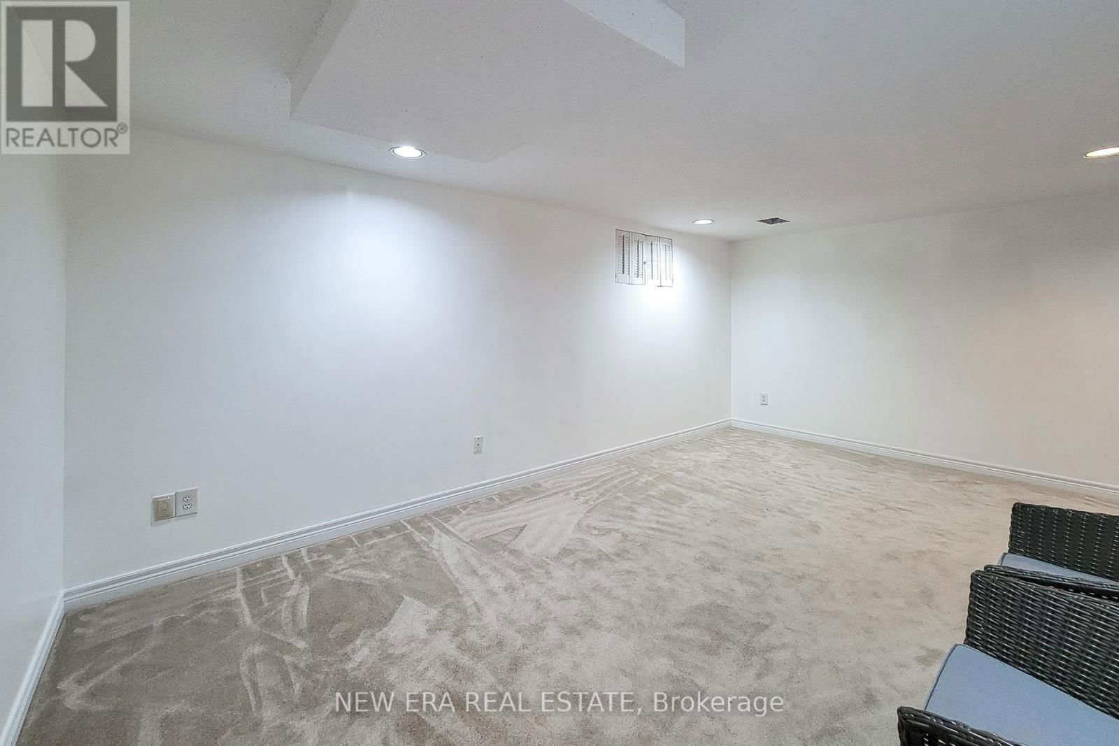 131 ERINDALE AVENUE Image 27