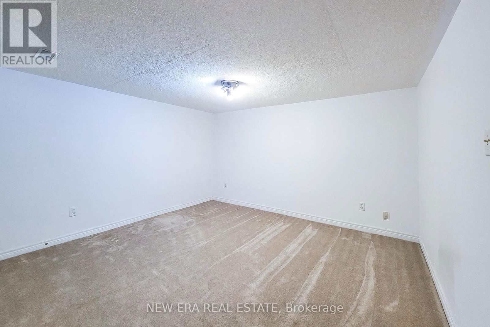 131 ERINDALE AVENUE Image 29