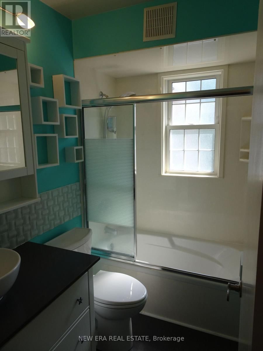 131 ERINDALE AVENUE Image 31