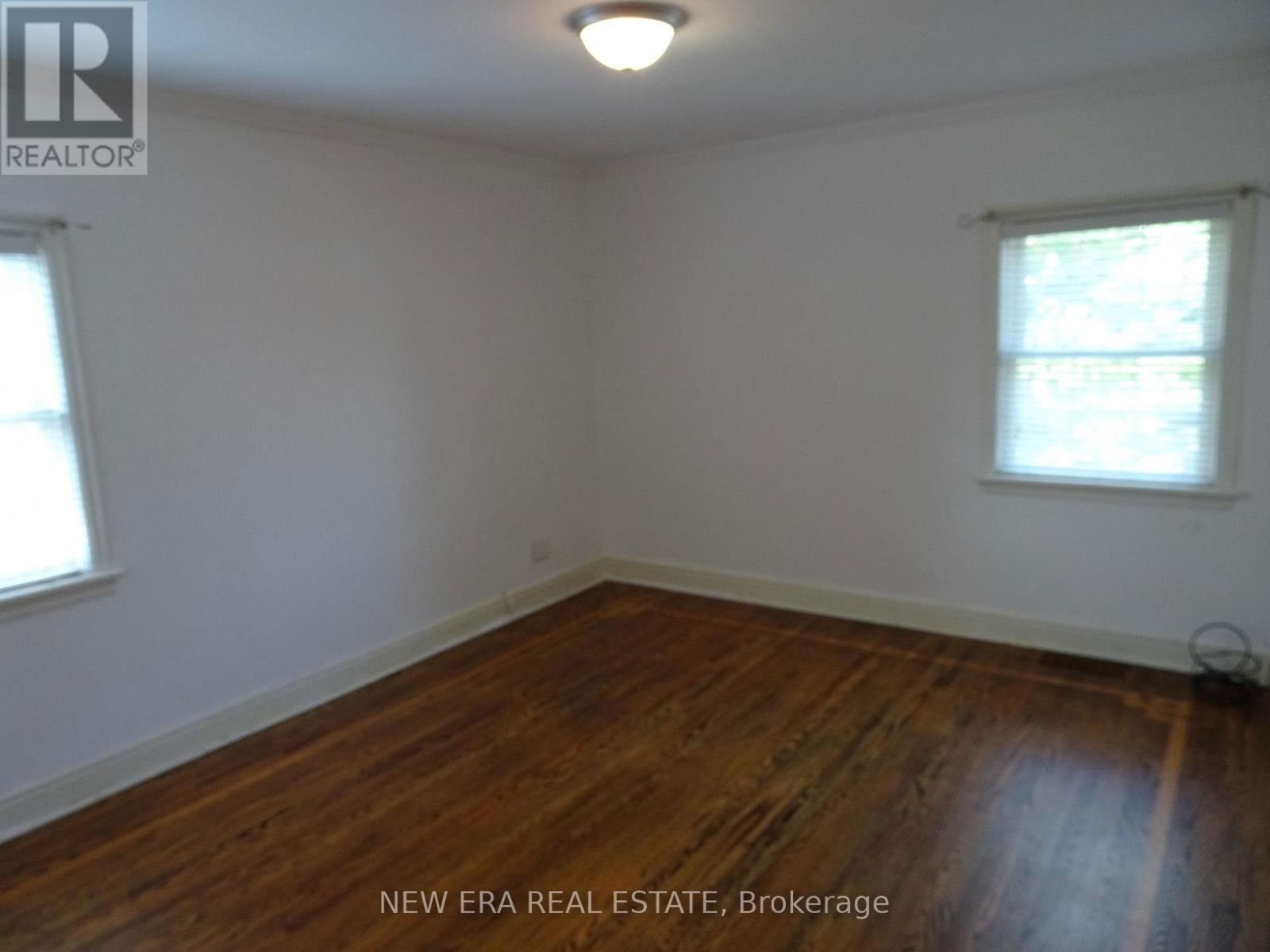 131 ERINDALE AVENUE Image 38