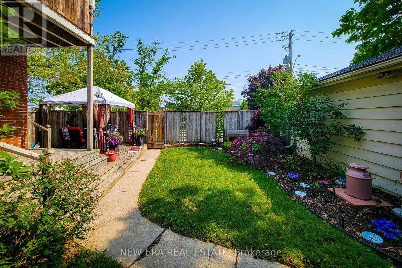 131 ERINDALE AVENUE Image 8