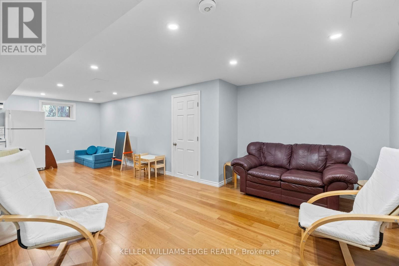 2 WEST 22ND STREET Image 28
