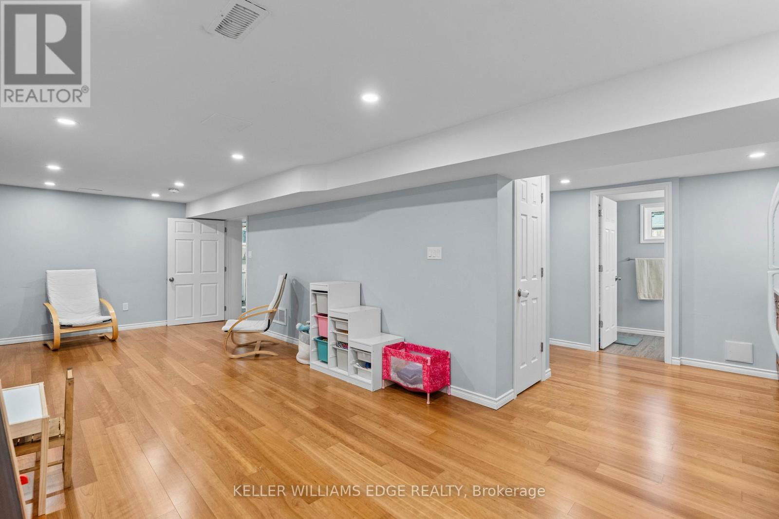 2 WEST 22ND STREET Image 29