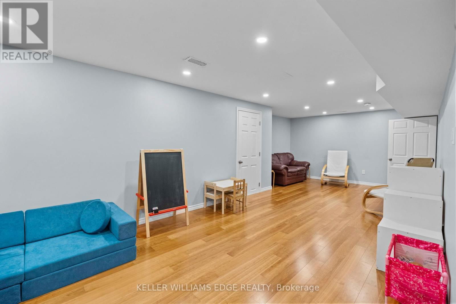 2 WEST 22ND STREET Image 30