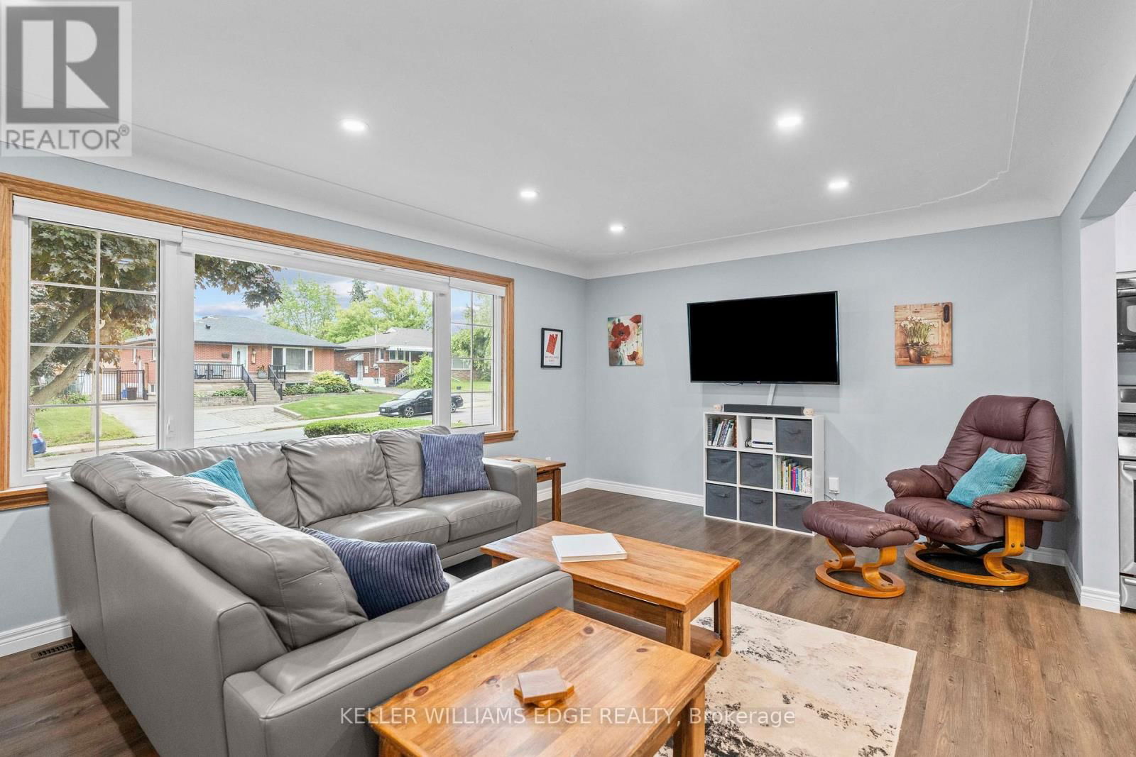 2 WEST 22ND STREET Image 8