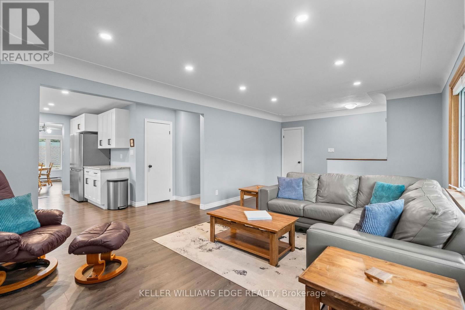 2 WEST 22ND STREET Image 9