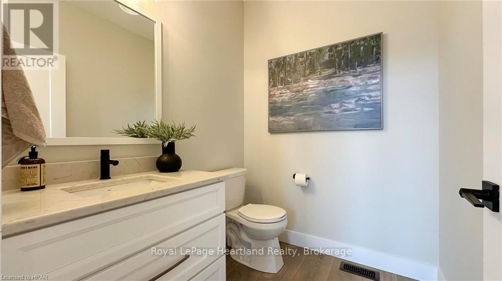 171 KINGFISHER LANE Image 19