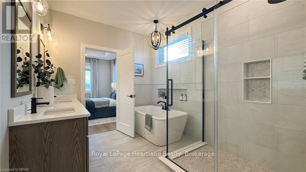 171 KINGFISHER LANE Image 23